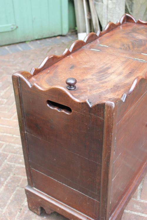 18TH CENTURY IRISH BOTTLE HOLDER - ADDITIONAL PHOTO 1