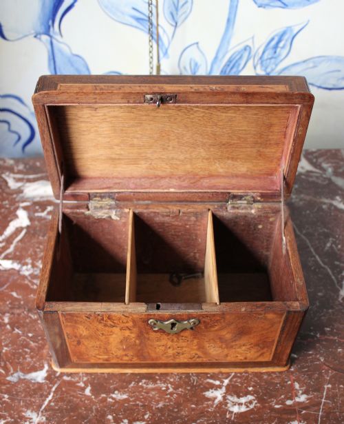 18TH CENTURY BURR ELM AND WALNUT TEA CADDY - ADDITIONAL PHOTO 3