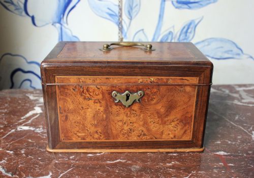 18TH CENTURY BURR ELM AND WALNUT TEA CADDY - ADDITIONAL PHOTO 5