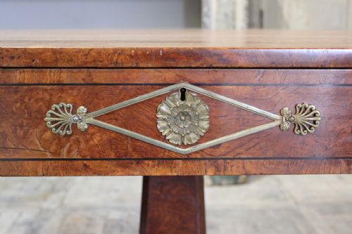 ENGLISH REGENCY OAK AND POLLARD OAK DRUMCENTRE TABLE - ADDITIONAL PHOTO 3