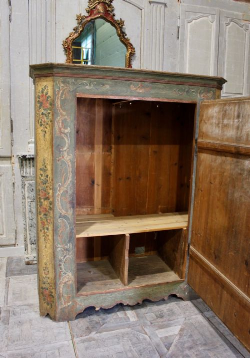 18TH CENTURY CUPBOARD IN ORIGINAL PAINT - ADDITIONAL PHOTO 3
