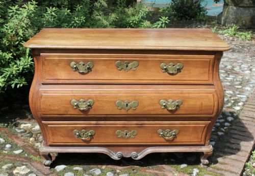 18TH CENTURY FRENCH CHERRYWOOD COMMODE - ADDITIONAL PHOTO 3