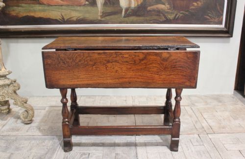 EARLY 18TH CENTURY DROP LEAF TABLE - ADDITIONAL PHOTO 1
