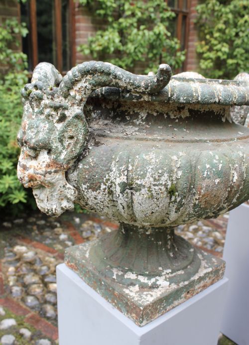 PAIR OF 19TH CENTURY CAST IRON URNS - ADDITIONAL PHOTO 7