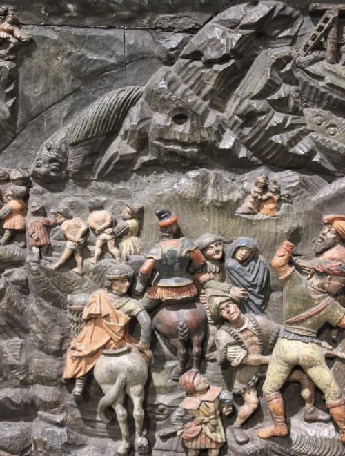EARLY 16TH CENTURY CARVED WOOD PANEL DEPICTING THE PROCESSION TO CALVARY - ADDITIONAL PHOTO 3
