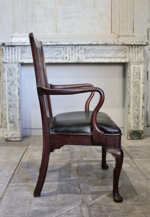 18TH CENTURY MAHOGANY ARMCHAIR - ADDITIONAL PHOTO 1
