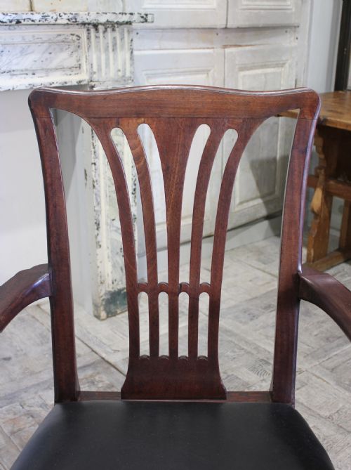 18TH CENTURY MAHOGANY ARMCHAIR - ADDITIONAL PHOTO 5