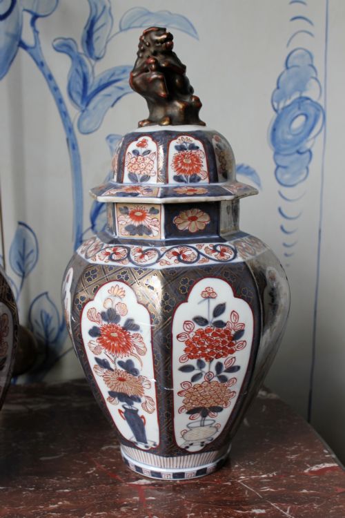 PAIR OF 19TH CENTURY POTS - ADDITIONAL PHOTO 3