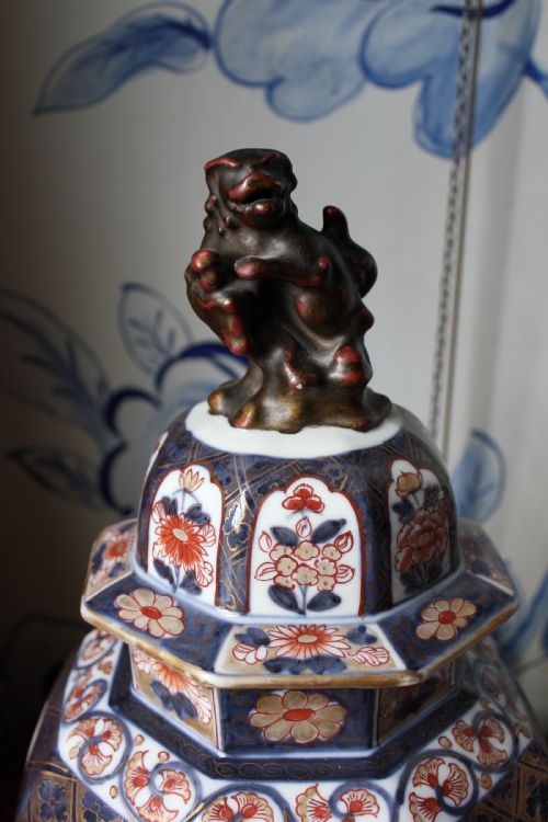 PAIR OF 19TH CENTURY POTS - ADDITIONAL PHOTO 4