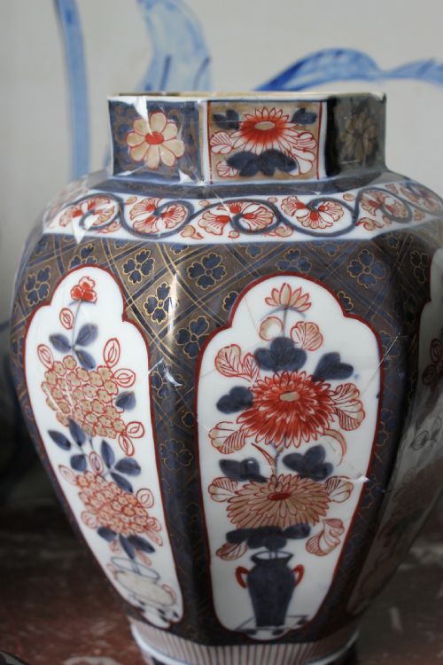 PAIR OF 19TH CENTURY POTS - ADDITIONAL PHOTO 9