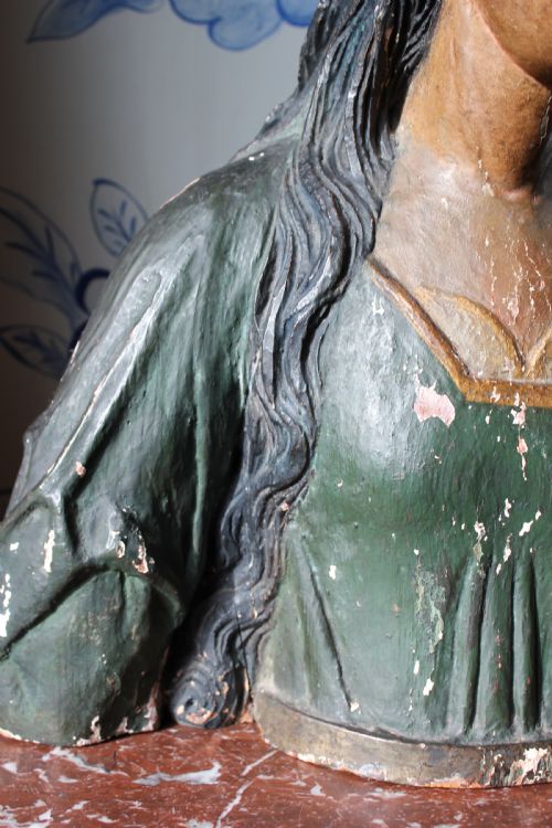 16TH CENTURY CARVED WOOD BUST - ADDITIONAL PHOTO 3