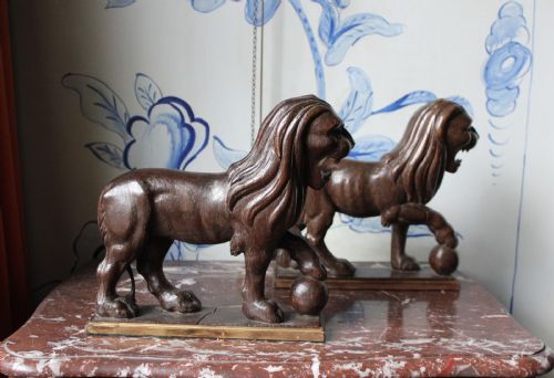 PAIR OF CARVED OAK LIONS - ADDITIONAL PHOTO 3
