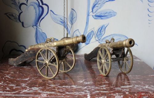 PAIR OF BRASS CANNONS - ADDITIONAL PHOTO 1