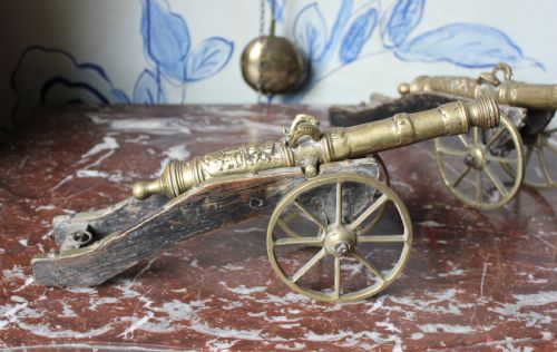 PAIR OF BRASS CANNONS - ADDITIONAL PHOTO 2