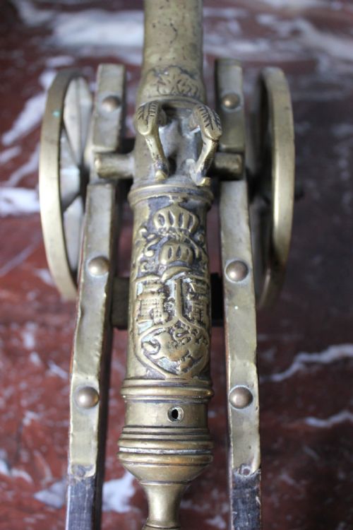 PAIR OF BRASS CANNONS - ADDITIONAL PHOTO 4