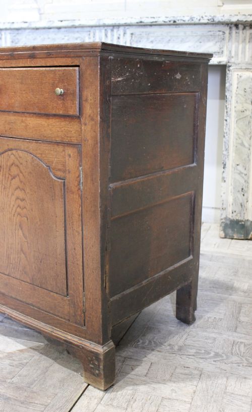 18TH CENTURY OAK DRESSER - ADDITIONAL PHOTO 4