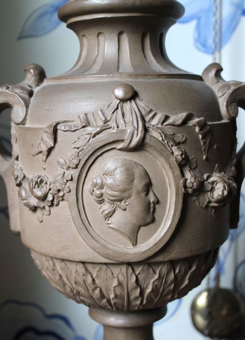 PAIR OF FRENCH TERRACOTTA PORTRAIT URNS - ADDITIONAL PHOTO 6