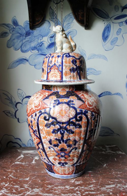 LARGE 19TH CENTURY IMARI VASE - ADDITIONAL PHOTO 3