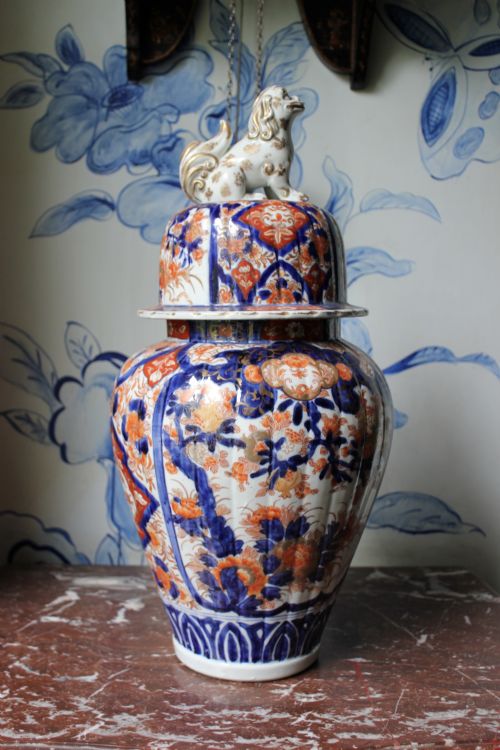 19th century imari vase - CATEGORY: ANTIQUE VASES - DATED 19TH CENTURY