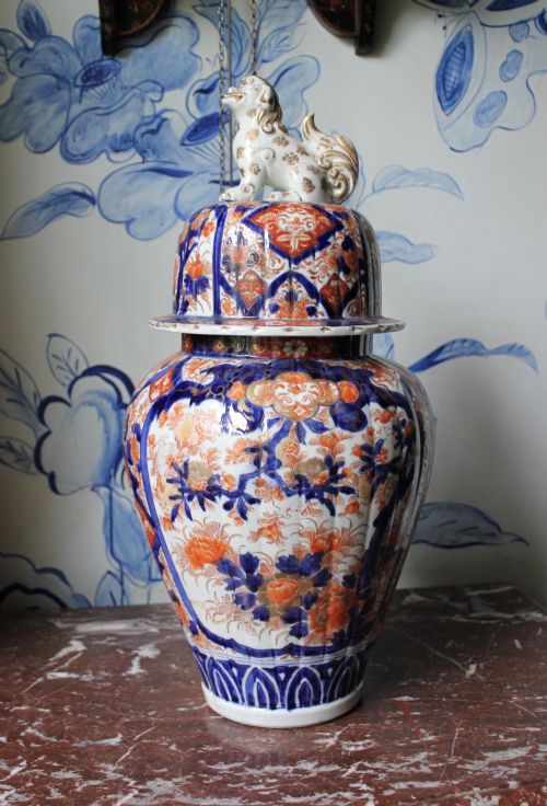 19TH CENTURY IMARI VASE - ADDITIONAL PHOTO 3