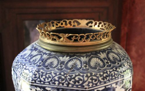 LARGE 18TH CENTURY JAPANESE VASE - ADDITIONAL PHOTO 5