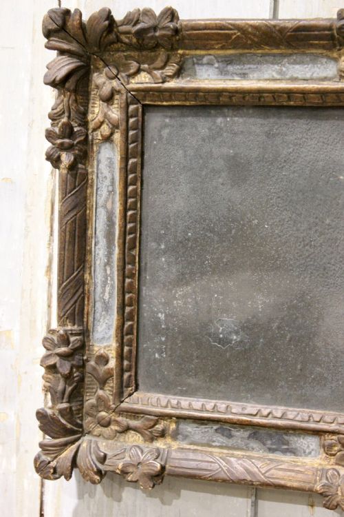SMALL 18TH CENTURY FRENCH GILTWOOD MIRROR - ADDITIONAL PHOTO 2