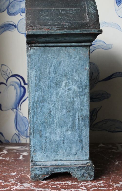 EARLY 18TH CENTURY DECORATED ENGLISH SPICE CUPBOARD - ADDITIONAL PHOTO 8