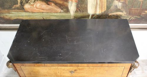 STYLISH LATE 18TH CENTURY BURR FRONTED COMMODE - ADDITIONAL PHOTO 9