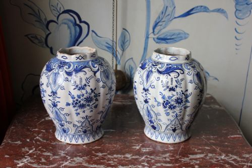 pair of 18th century delft vases - CATEGORY: ANTIQUE VASES - DATED 18TH CENTURY