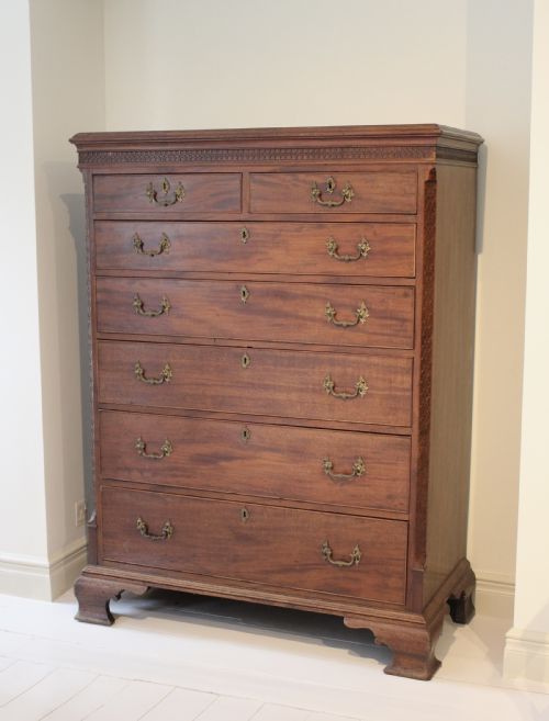 LOVELY GEORGIAN MAHOGANY TALL CHEST OF DRAWERS - ADDITIONAL PHOTO 2