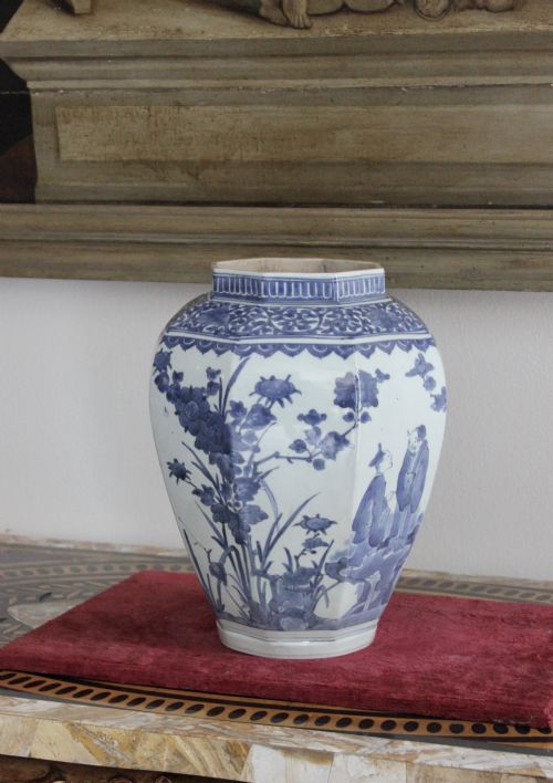 LATE 17TH CENTURY JAPANESE VASE - ADDITIONAL PHOTO 1