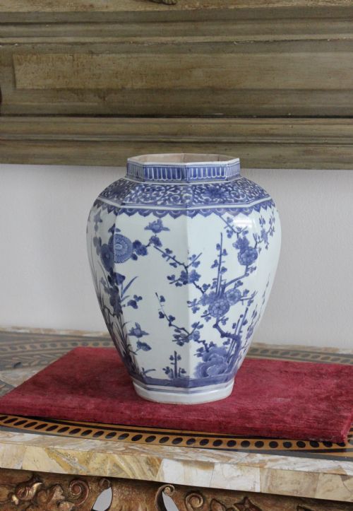LATE 17TH CENTURY JAPANESE VASE - ADDITIONAL PHOTO 3