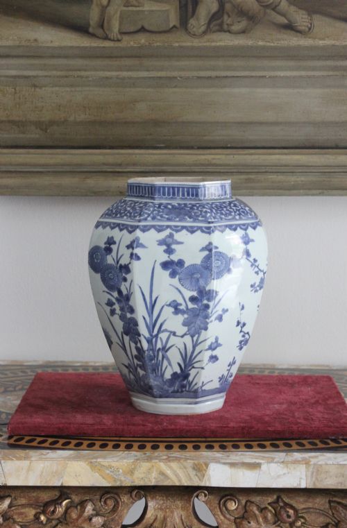 LATE 17TH CENTURY JAPANESE VASE - ADDITIONAL PHOTO 4