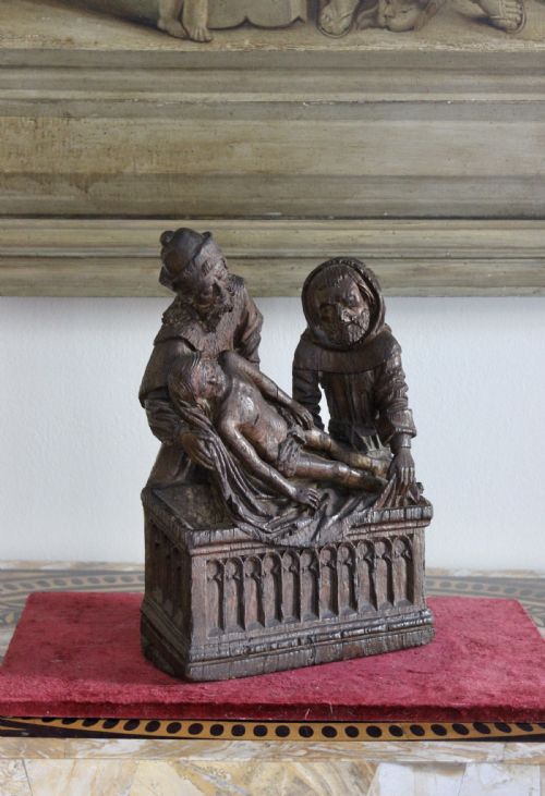 15TH CENTURY CARVED OAK LAMENTATION OF CHRIST - ADDITIONAL PHOTO 1