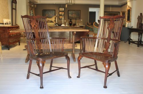 PAIR OF 18TH CENTURY ENGLISH WINDSOR CHAIRS - ADDITIONAL PHOTO 1