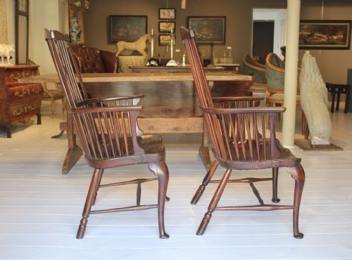 PAIR OF 18TH CENTURY ENGLISH WINDSOR CHAIRS - ADDITIONAL PHOTO 3