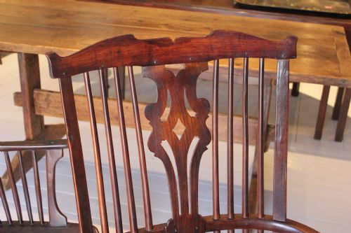 PAIR OF 18TH CENTURY ENGLISH WINDSOR CHAIRS - ADDITIONAL PHOTO 4