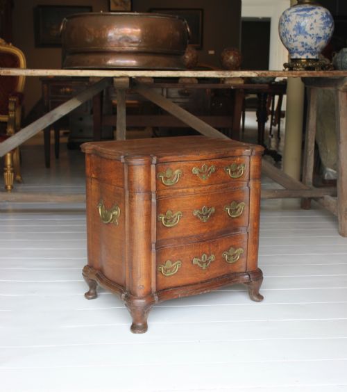 18TH CENTURY ENCLOSED STOOL - ADDITIONAL PHOTO 2