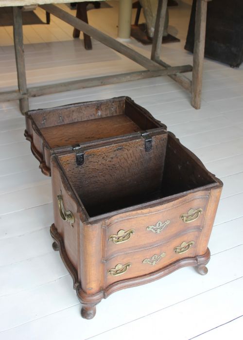18TH CENTURY ENCLOSED STOOL - ADDITIONAL PHOTO 3