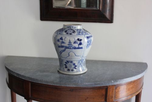 LATE 17TH EARLY 18TH CENTURY PROVINCIAL CHINESE VASE