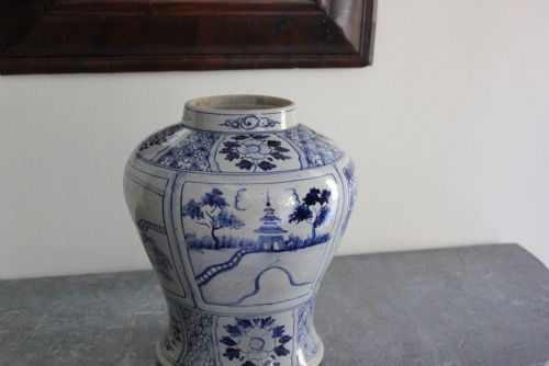 LATE 17TH EARLY 18TH CENTURY PROVINCIAL CHINESE VASE - ADDITIONAL PHOTO 4