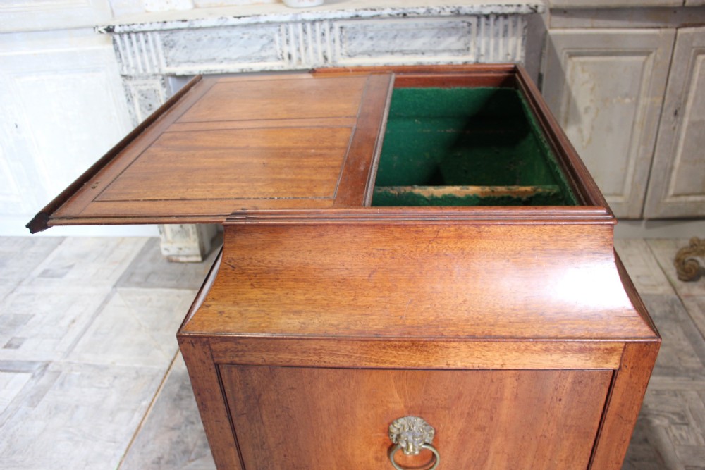 Pair of large Regency dining room pedestals View IV