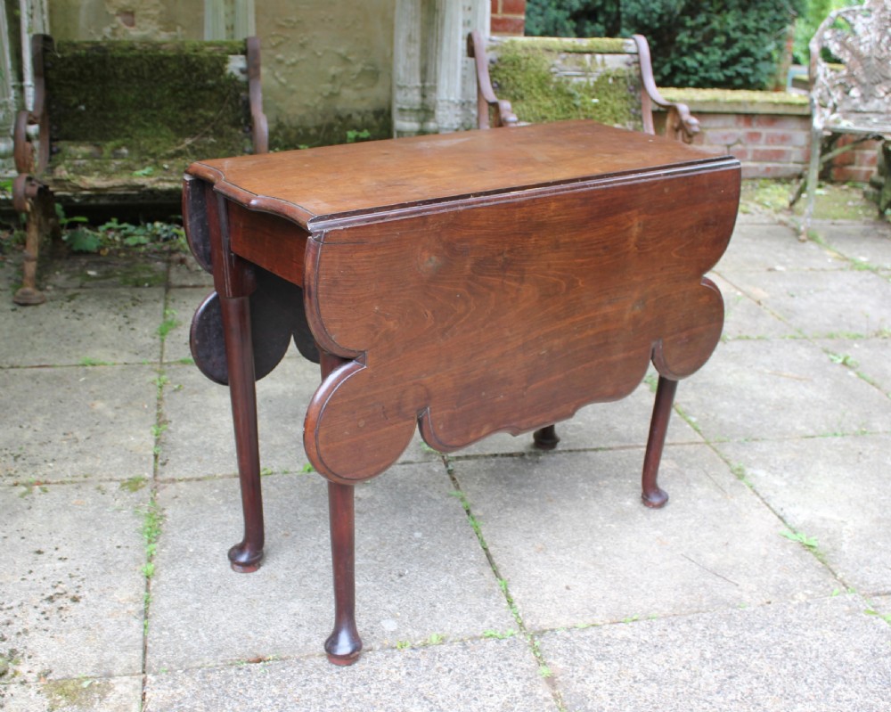 18th century English mahogany drop leaf tea table