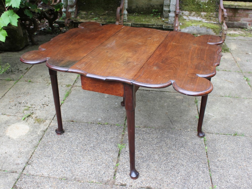 18th century English mahogany drop leaf tea table View II