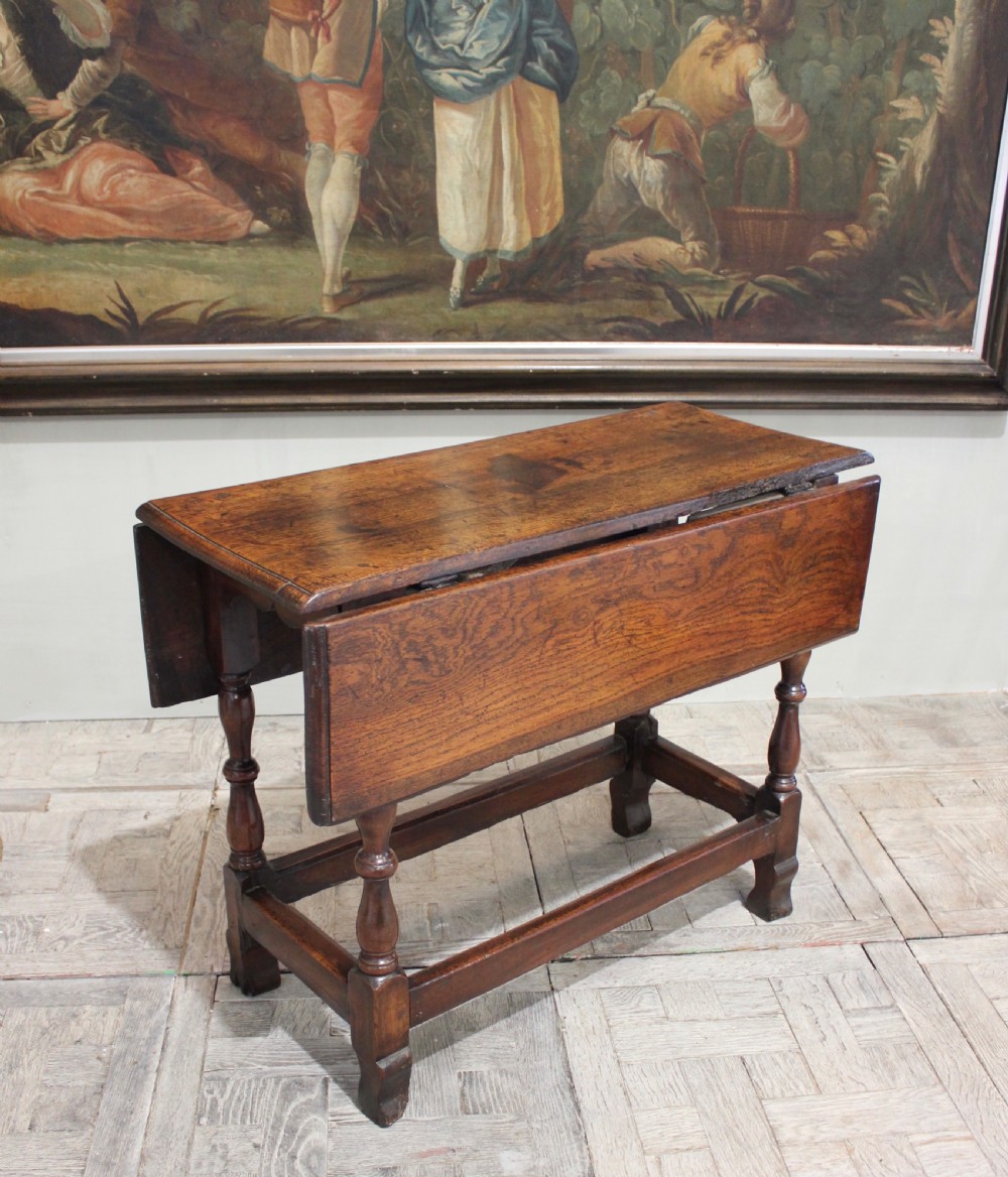 Early 18th century drop leaf table