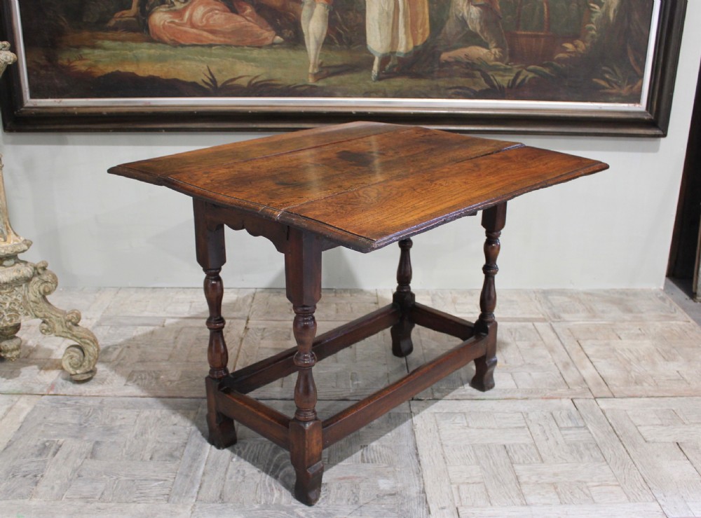 Early 18th century drop leaf table View V