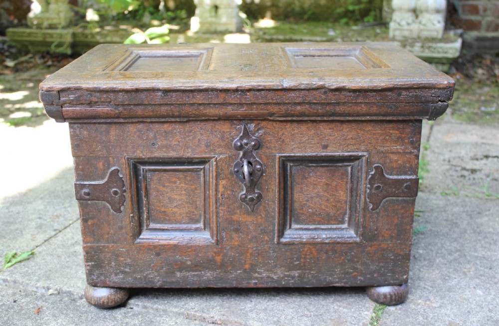 Small 17th century Continental oak coffer View II