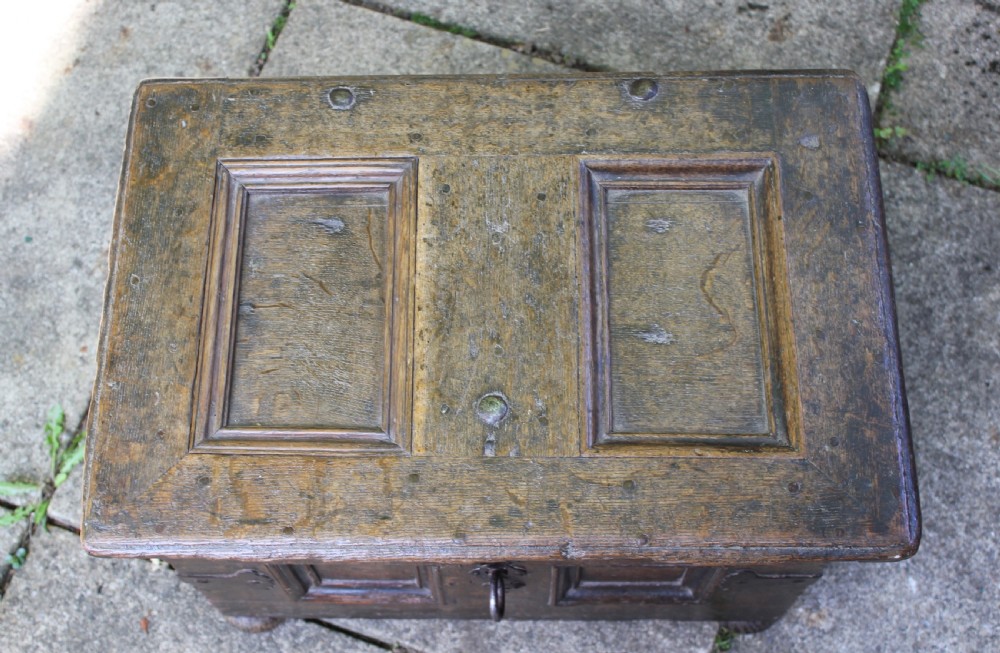 Small 17th century Continental oak coffer View IV
