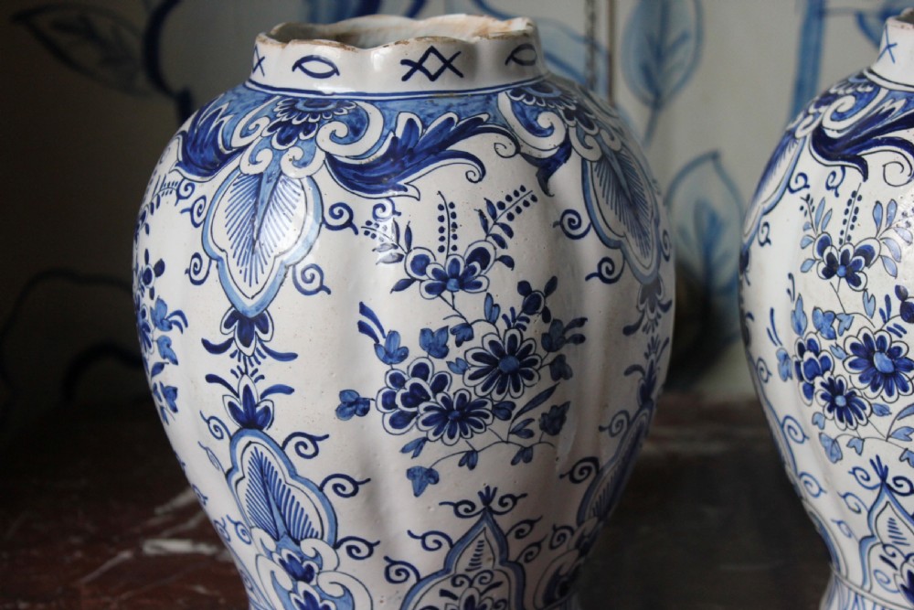 Pair of 18th century Delft vases View IV