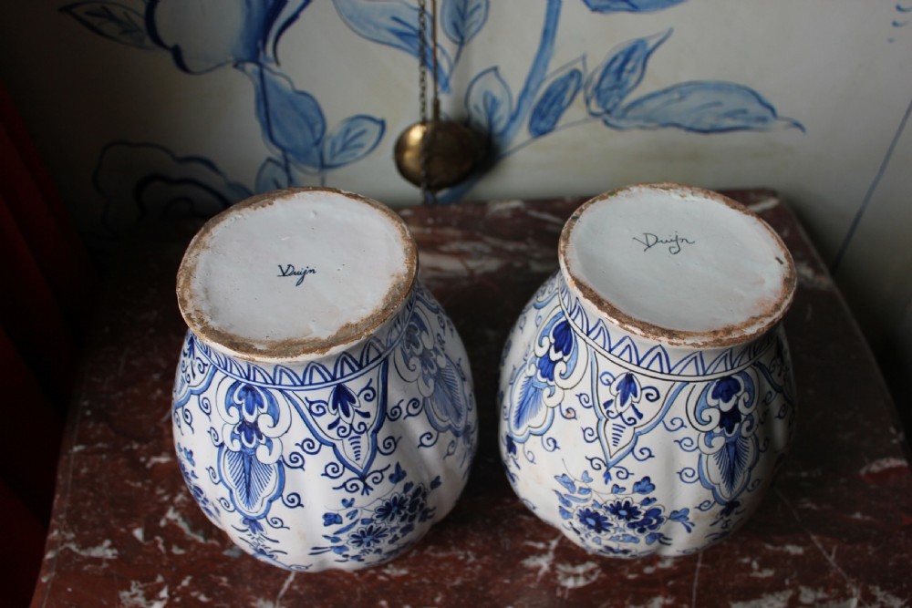 Pair of 18th century Delft vases View V